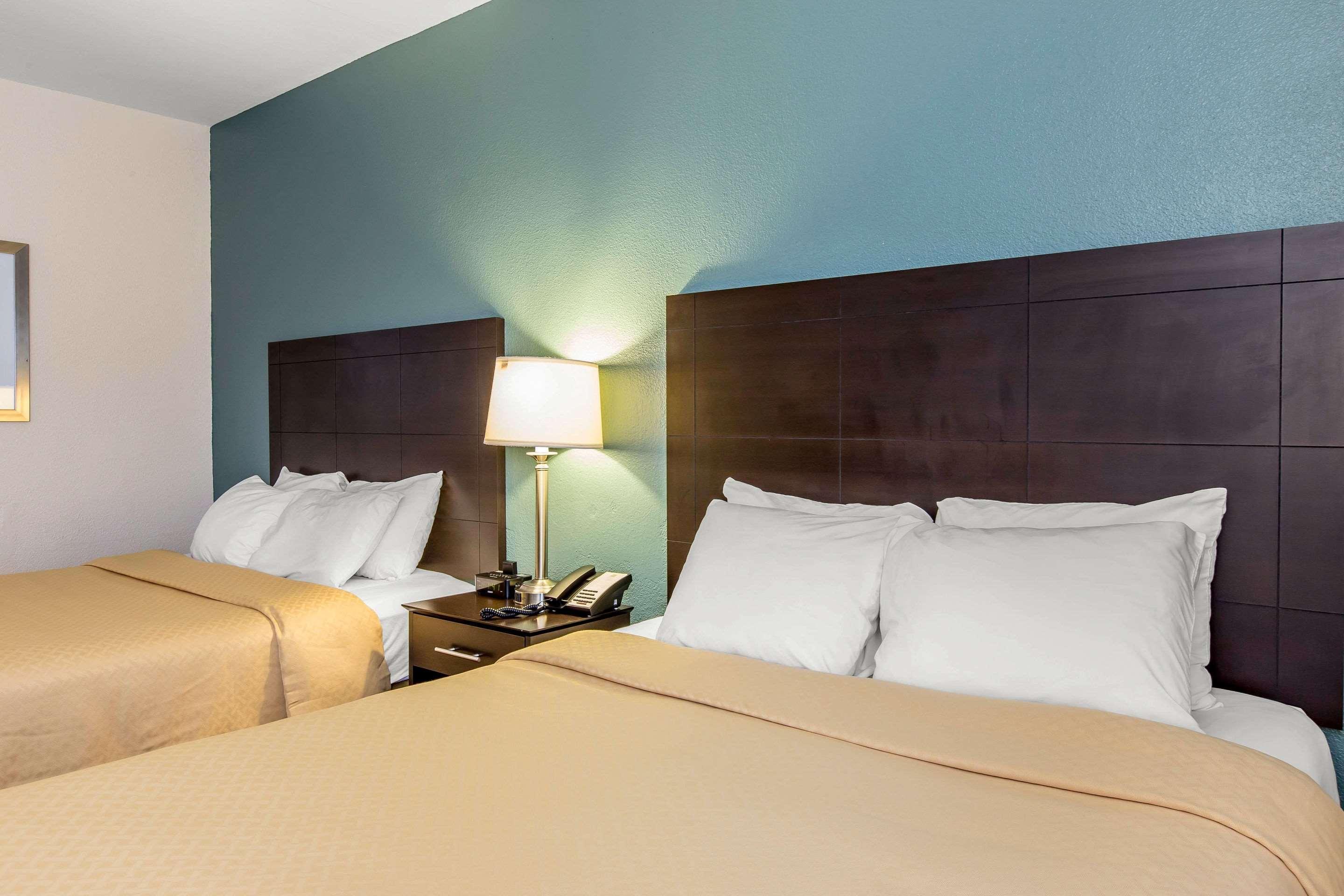 Quality Inn Fitzgerald Buitenkant foto