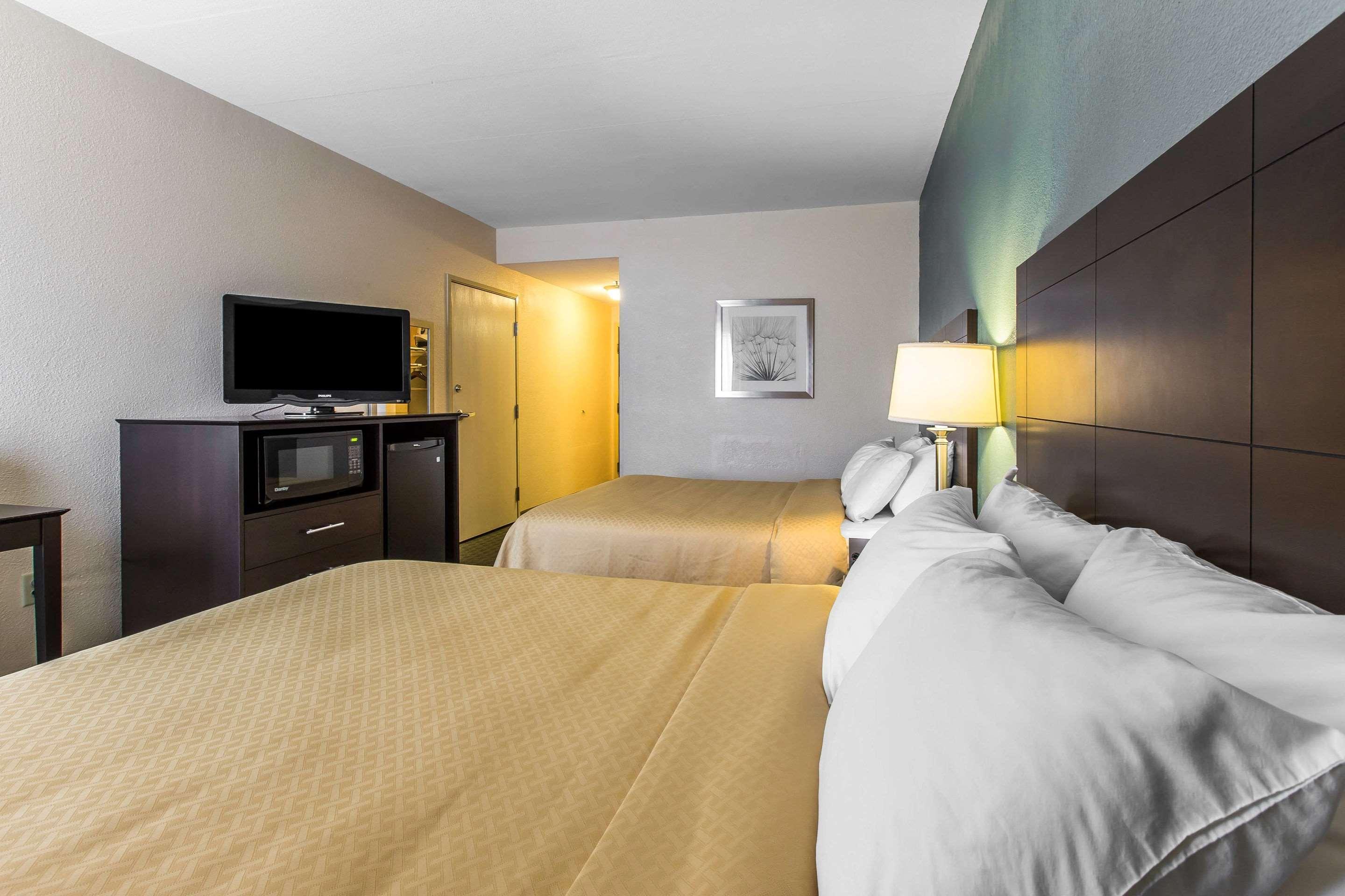 Quality Inn Fitzgerald Buitenkant foto